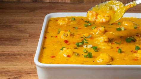  Moqueca de Camarão: Uma Sinfonia Cremosa de Sabores com um Toque Picante Irresistível!