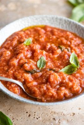  Pappa al Pomodoro: Uma sopa reconfortante com um toque rústico de Toscana!