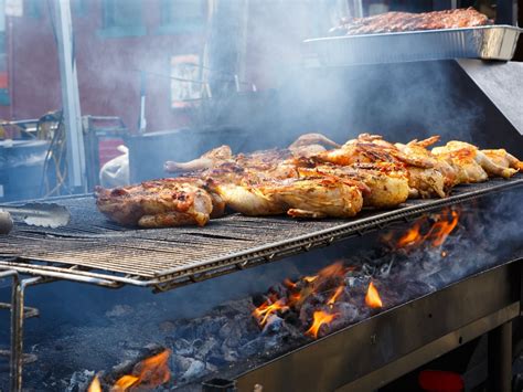  Sajji, Uma Festa Explosiva de Sabores em um Assado Marinado Perfeito!