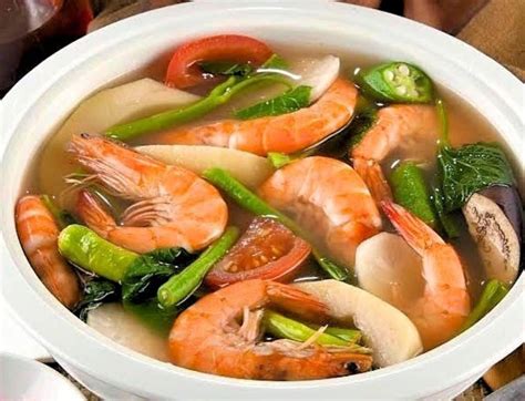  Sinigang na Hipon: Uma Sinfonia Tropical de Azedo Vibrante e Caldo Reconfortante!